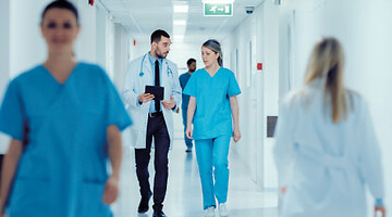 Kierownik podmiotu jako przełożony pracowników - podstawy prawa pracy dla lekarz managerów