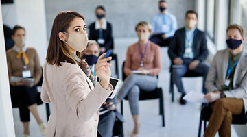 Służba BHP czy outsourcing BHP? – porównanie modeli obsługi BHP w organizacji